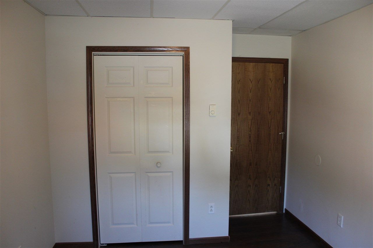 216 S Cherry St, Shell Rock, IA 50670